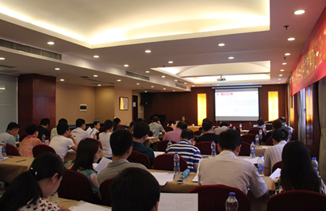 游艇会·yth(中国大陆)最新官方互联总经理、首席规划师郑爱军女士受浙江省文化厅邀请，以"'集约化'背景下文化系统网站规划思路探讨"为题开展了一场主题培训